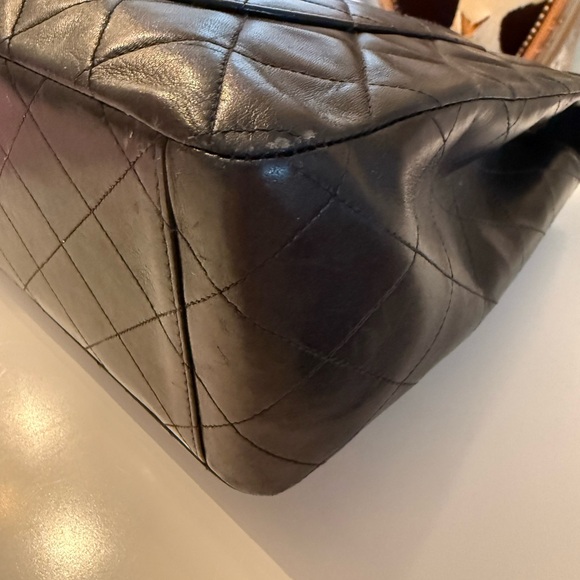 Chanel Black Quilted Leather Bag with Gold Chain - Picture 5 of 10